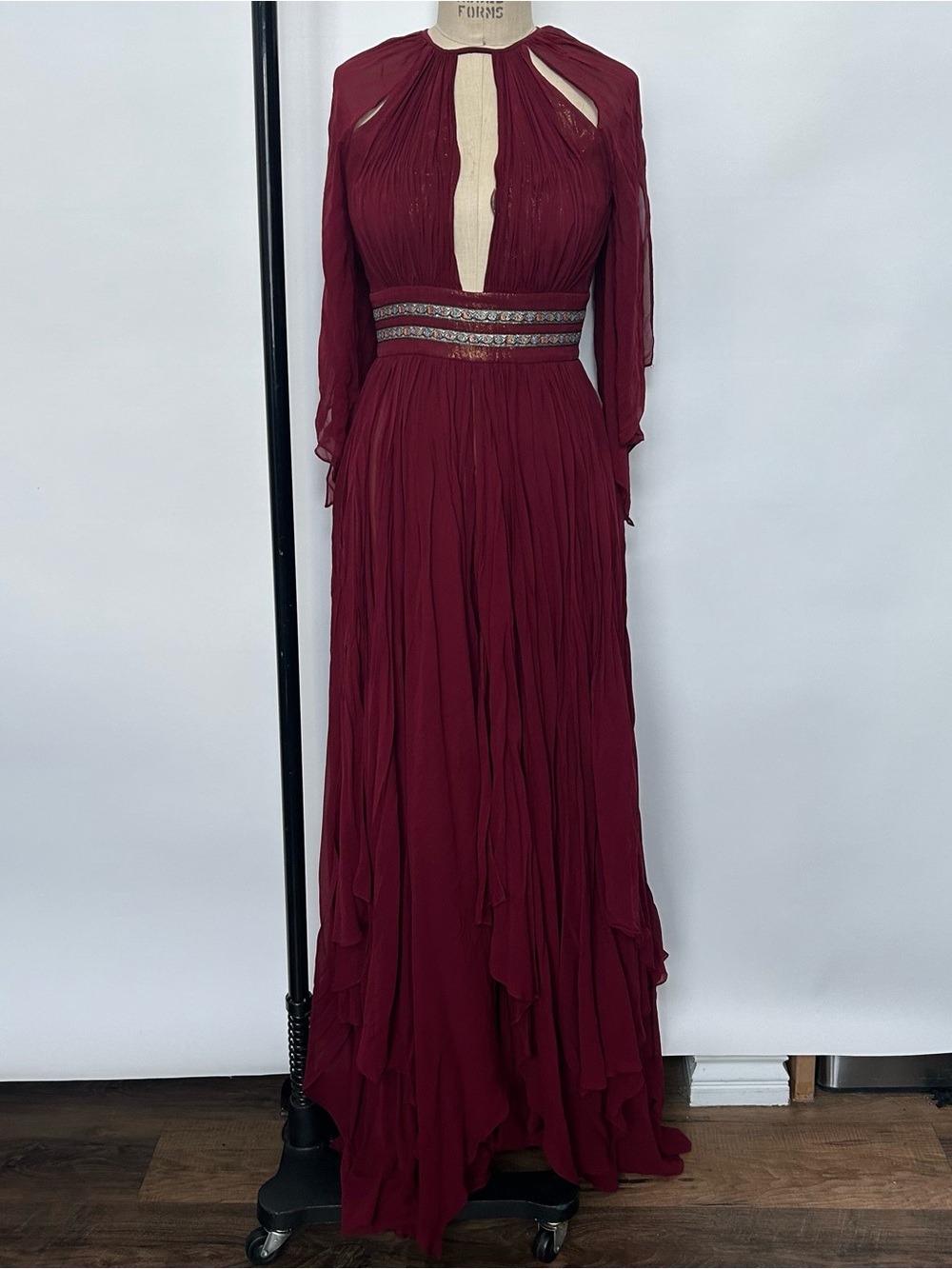 Elegant Burgundy Long Sleeve Evening Gown